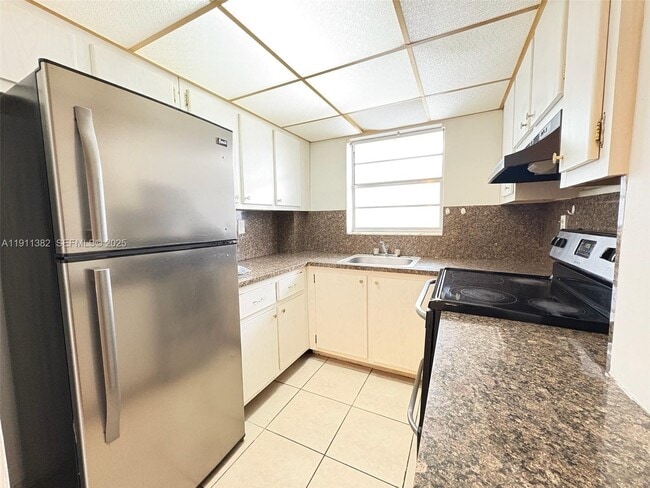 property at 725 NE 4th St