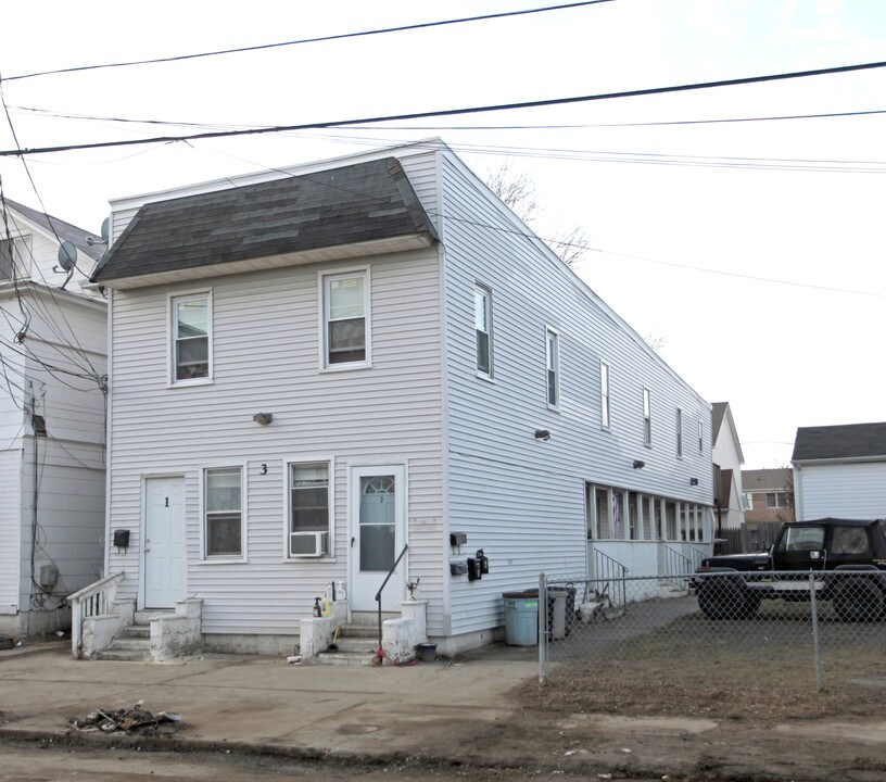 3 Oceanview Ave in Keansburg, NJ - Building Photo