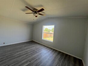 2525 Oyster Creek Bend in Freeport, TX - Building Photo - Building Photo