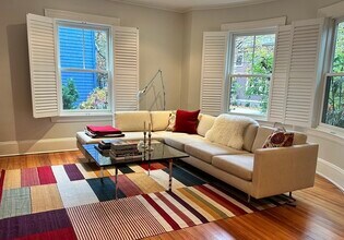 58 Brook St in Brookline, MA - Foto de edificio - Building Photo