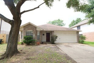 23135 N Waterlake Dr in Richmond, TX - Building Photo