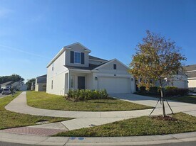 2330 Amorie Dr in Kissimmee, FL - Building Photo