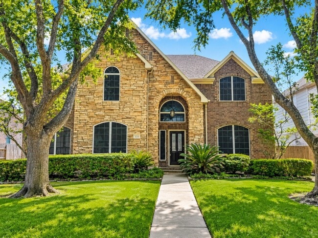property at 223 Wild Oak Run