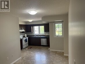 155 Highland Crescent in Kitchener, ON - Building Photo - Building Photo