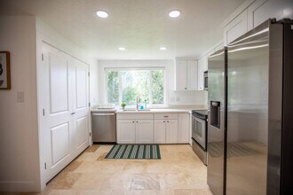 9949 E Sego Lily Dr in Sandy, UT - Building Photo - Building Photo