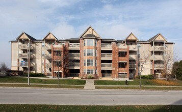 Tansley Gardens in Burlington, ON - Building Photo - Building Photo