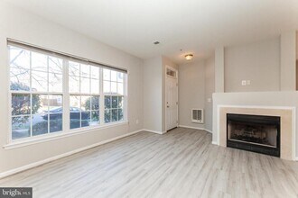 5039 Anchorstone Dr in Woodbridge, VA - Building Photo - Building Photo