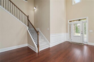 6639 Trail Side Dr in Flowery Branch, GA - Foto de edificio - Building Photo