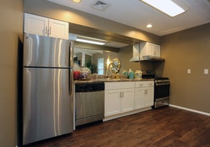 Laurel Pines in Richmond, VA - Building Photo