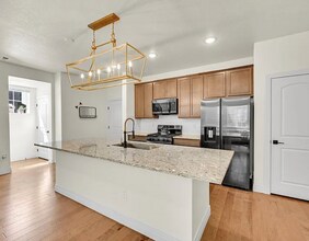 16818 E 119th Ave in Commerce City, CO - Foto de edificio - Building Photo