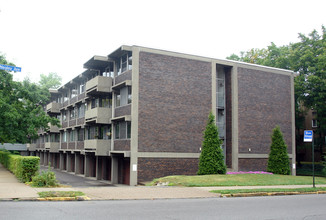 Kentley House in Pittsburgh, PA - Building Photo - Building Photo