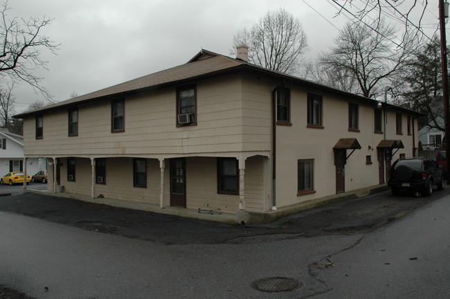 401 N Market St in Elizabethtown, PA - Building Photo - Building Photo