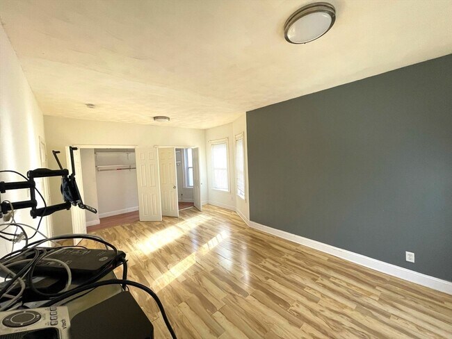 8 Dane St, Unit 2