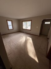 106 Juniper St S in Lester Prairie, MN - Building Photo - Building Photo