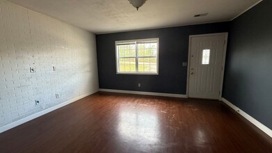 401 Country Villa Ln in St. Robert, MO - Foto de edificio - Building Photo