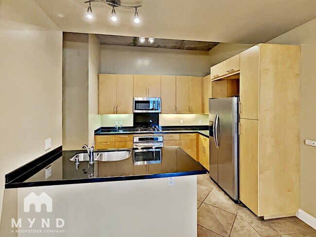 1050 Island Ave in San Diego, CA - Building Photo - Building Photo