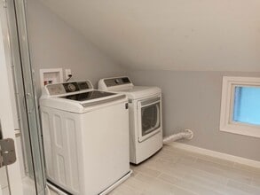 73 Whitewood Dr in Levittown, PA - Building Photo - Building Photo