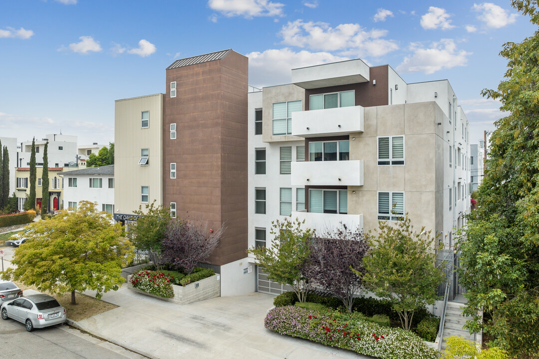 The Oaks Of St Oak in Los Angeles, CA - Building Photo