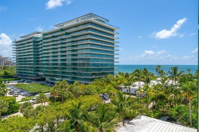 430 Grand Bay Dr, Unit 608 in Key Biscayne, FL - Building Photo - Building Photo