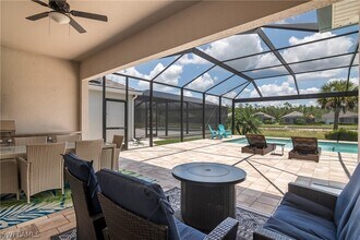 15242 Blue Bay Cir in Miromar Lakes, FL - Foto de edificio - Building Photo