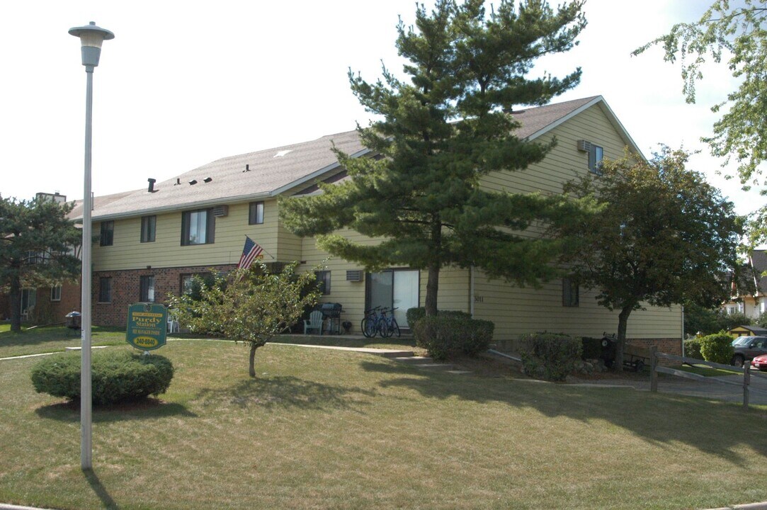 3011 Purdy Station Rd in Fitchburg, WI - Building Photo