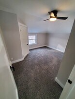 1438 S 92nd St, Unit 1440 Upper in West Allis, WI - Building Photo - Building Photo