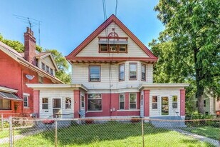 2308 Highland Ave in Cincinnati, OH - Building Photo