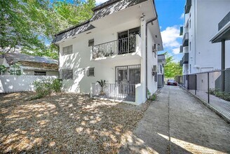 641 NW 2nd St in Miami, FL - Building Photo - Building Photo