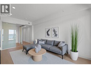 422 E 3rd St in North Vancouver, BC - Building Photo - Building Photo