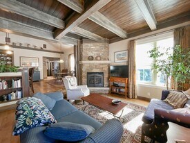 100 S Harris St in Breckenridge, CO - Building Photo