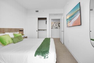 7144 Byron Ave, Unit SI ID1459750P in Miami Beach, FL - Building Photo