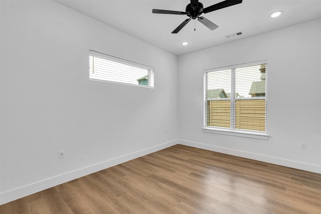 1844 Labrador Ln in Garland, TX - Building Photo