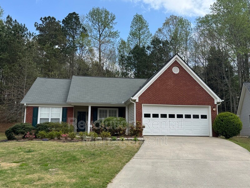 175 Lake Cove Approach in Newnan, GA - Building Photo