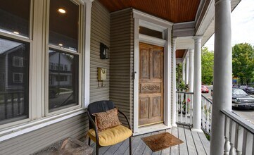 1050 Oak St in Columbus, OH - Building Photo - Building Photo