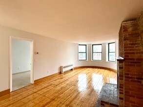 482 Beacon St, Unit 401 in Boston, MA - Foto de edificio - Building Photo