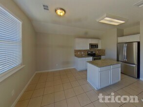 825 Hawthorne Rd in Anna, TX - Foto de edificio - Building Photo