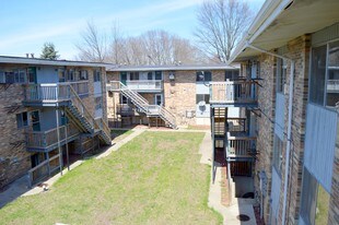 Bally Vaughn Apartments in Springfield, IL - Foto de edificio - Building Photo