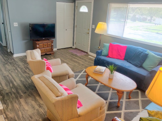 5914 Harshmanville Rd in Dayton, OH - Building Photo - Building Photo