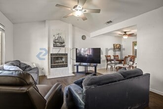 2847 Hillcrest St in Selma, CA - Building Photo - Building Photo