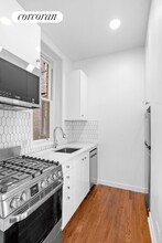 51 Bank St in New York, NY - Building Photo - Building Photo