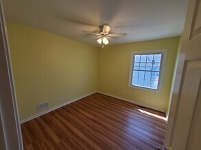 8 E Harbor Dr in Lake Zurich, IL - Building Photo - Building Photo