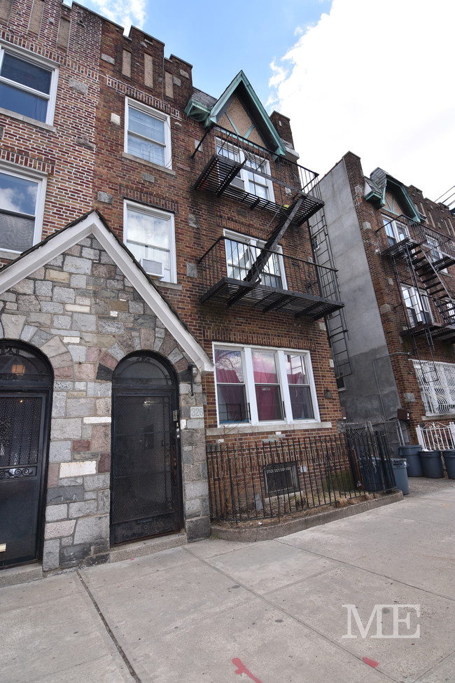 326 Covert St in Brooklyn, NY - Building Photo - Building Photo