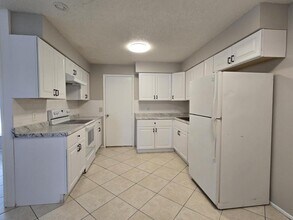 7389 Canterbury St in Spring Hill, FL - Building Photo - Building Photo