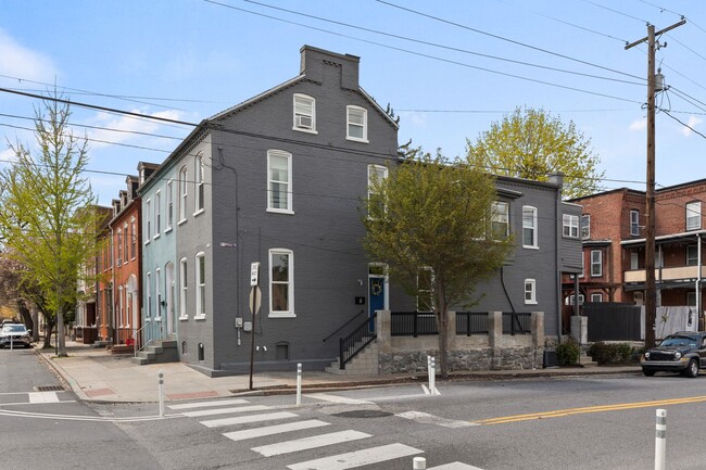 property at 8 N Marshall St