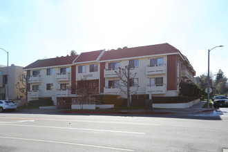 14658 Magnolia Blvd in Sherman Oaks, CA - Building Photo - Building Photo