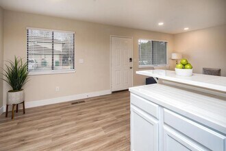 3689 Grant Dr in Reno, NV - Building Photo - Building Photo