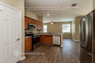 10329 Celtic Ash Dr in Ruskin, FL - Foto de edificio - Building Photo