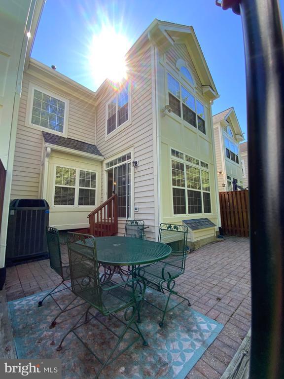 5722 Governors Pond Cir in Alexandria, VA - Building Photo - Building Photo
