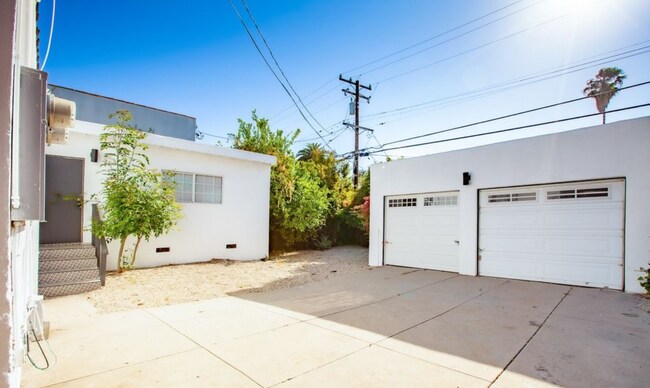 1005 N Harper Ave in West Hollywood, CA - Building Photo - Building Photo