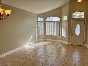 5705 Cliff Point in Las Vegas, NV - Building Photo - Building Photo